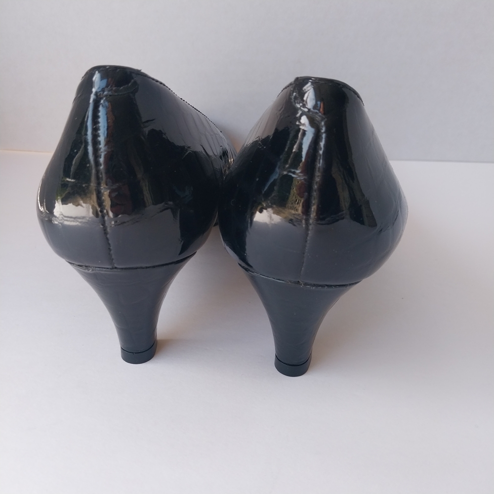 Walking Cradles‎ Black Croc-Embossed Heels - Picture 3 of 16